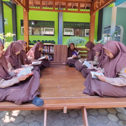 fasilitas gazebo literasi